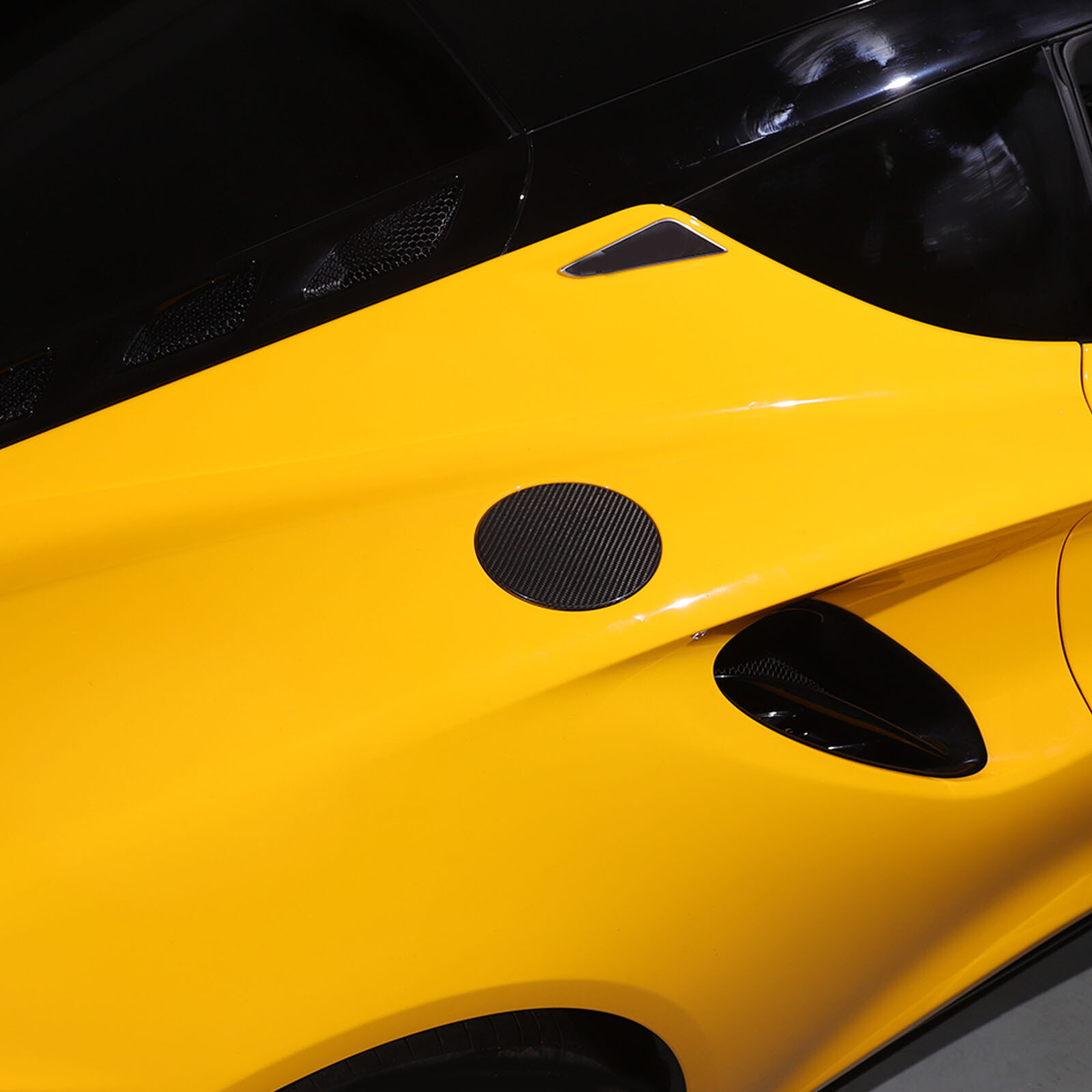 Real Carbon Fiber Exterior Fuel Tank Cap Cover Trim For Lotus EMIRA 2021-2025