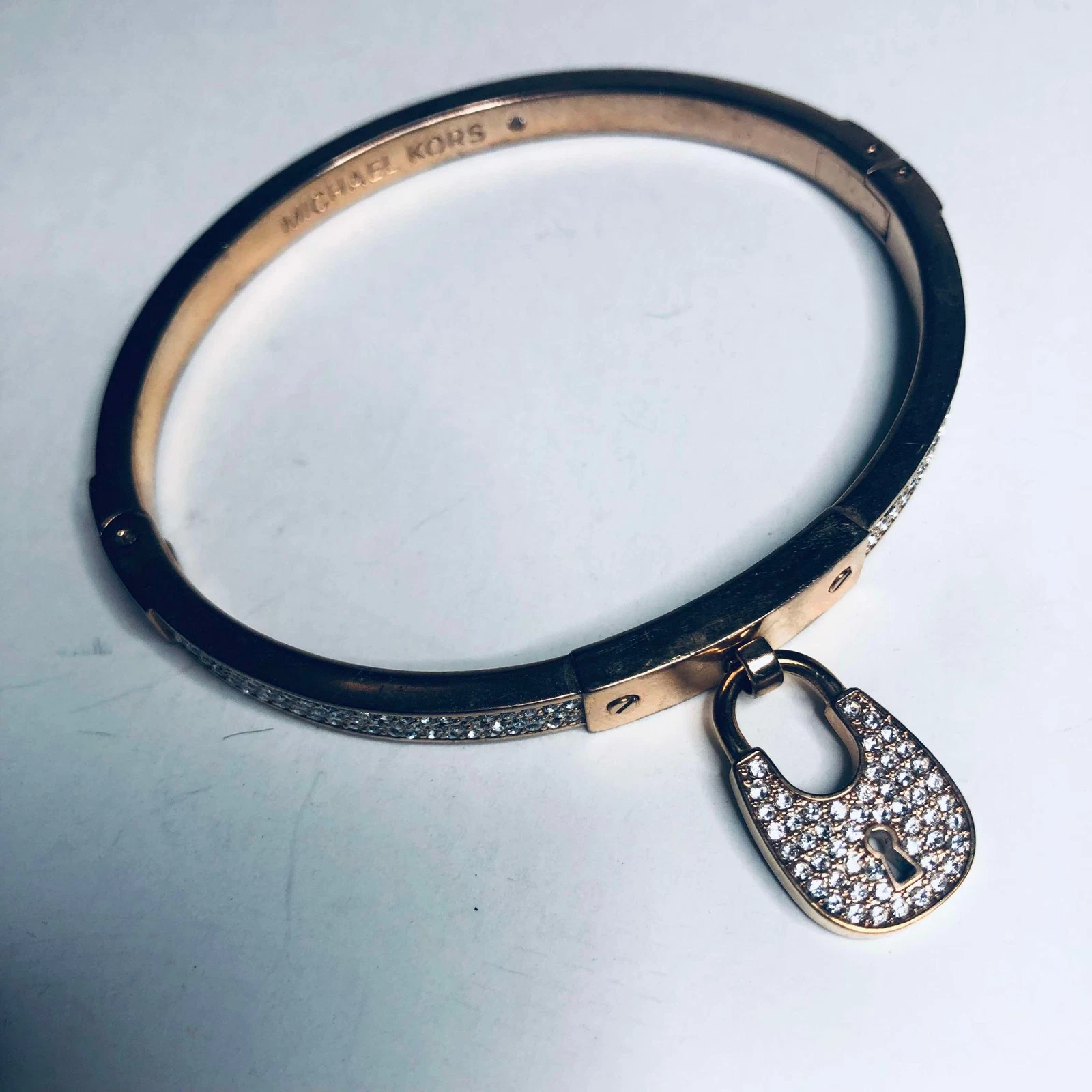 Braccialetto Michael Kors 898 tono rosa lucchetto cristallo scintillante