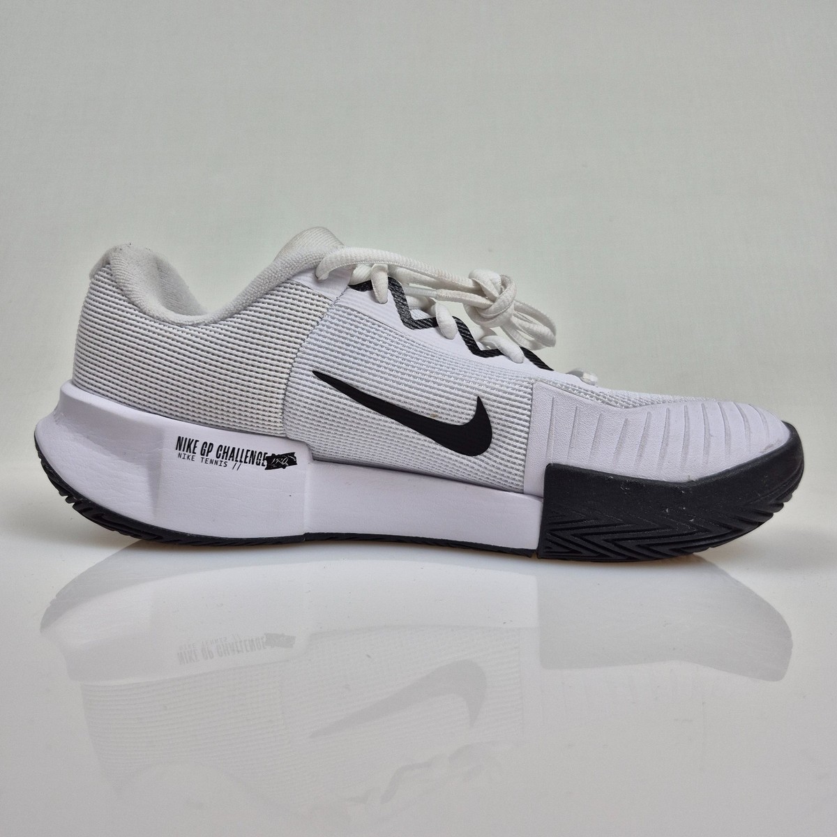 Nike Zoom GP Challenge Pro HC Tennis Shoes (White) US Women Size