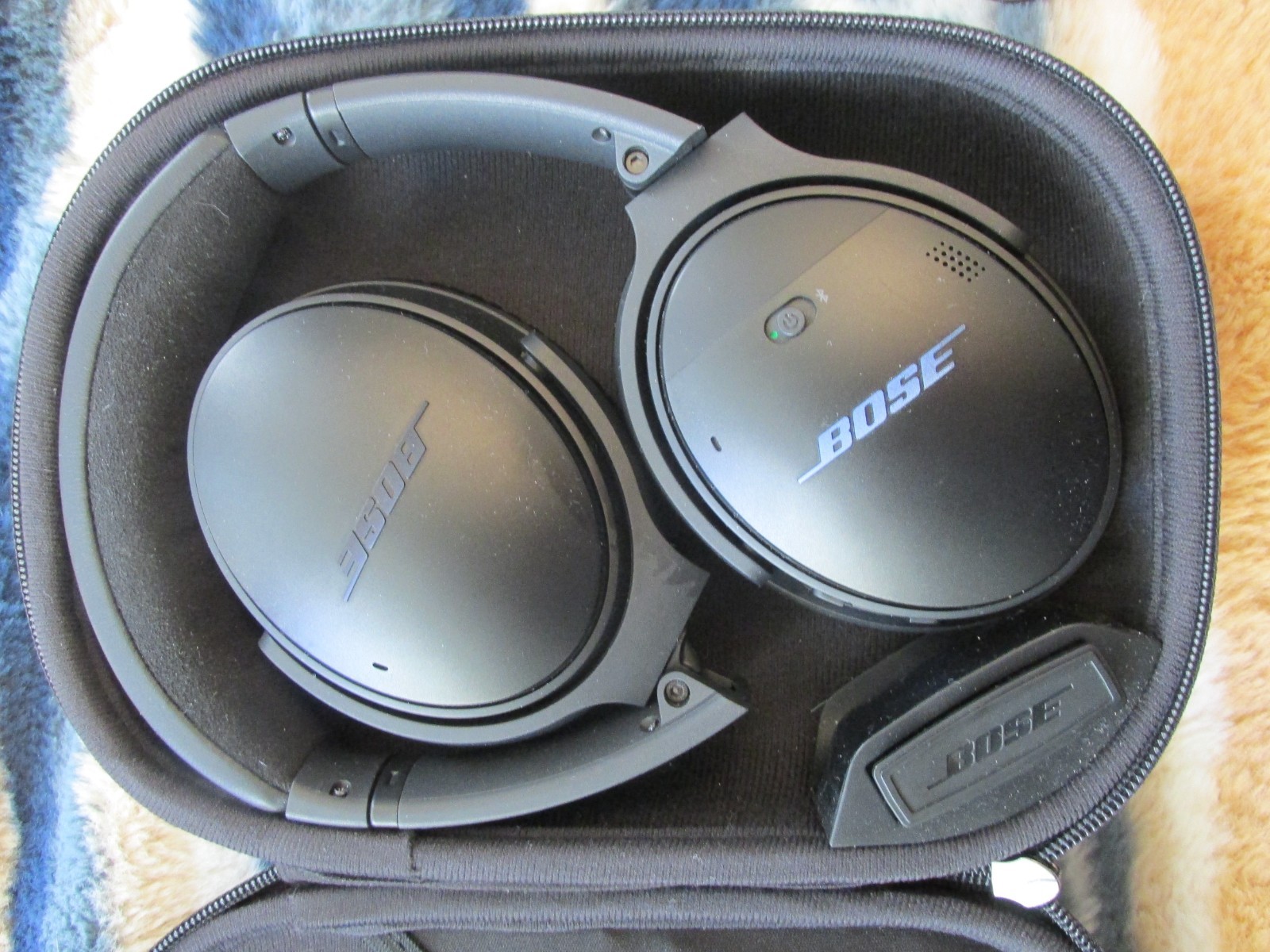 Bose QuietComfort 35 Over the Ear Wireless Headphones - unte