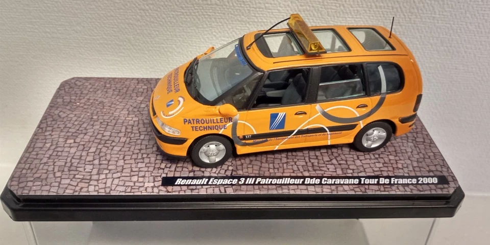 1:43 UNIVERSAL HOBBIES EAGLE RACE RENAULT ESPACE 3 PATRULLERO TOUR DE FRANCIA Foto 4 de 4