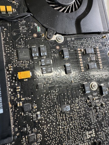 Scocca MacBook Pro 15” A1286 (Early 2009) con Logic Board 820-2327-A - Picture 4 of 4