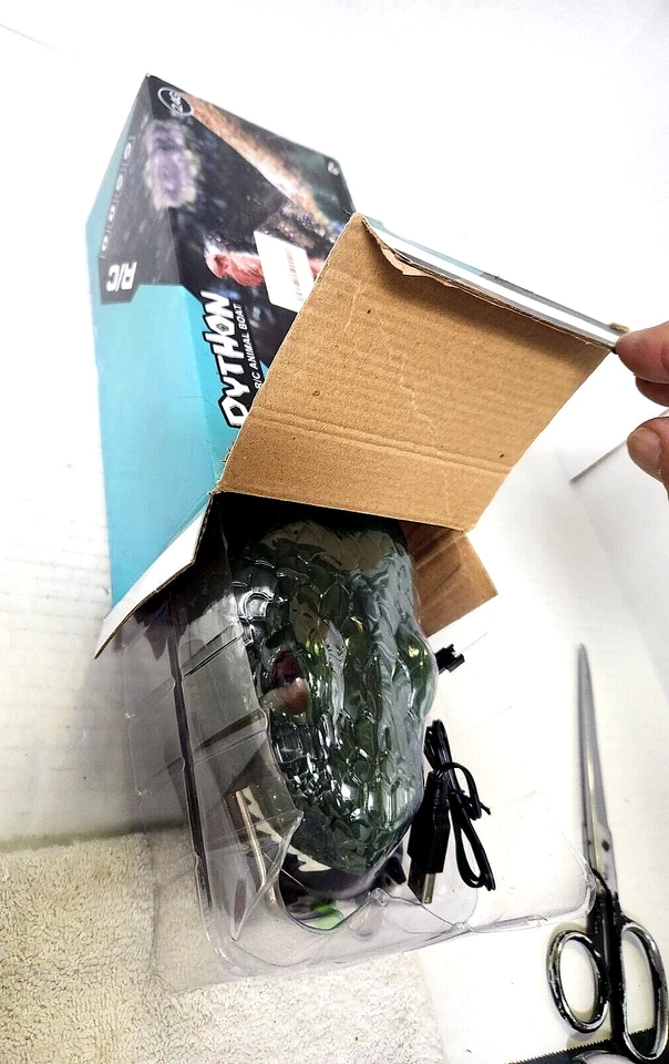 Toy PYTHON 2 in 1 Remote Control Animal Boat Outdoor Water Battery Power Ages 6+ - Image 2 of 4