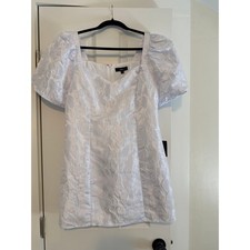 NWT. Lulus bridal collection . Size large . No defects .