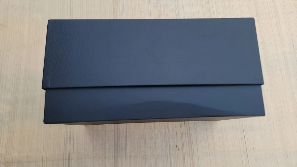 Caja de Zapatos AMIRI Vacía con Tapa y Pañuelo Negro Logo Embalaje Repuesto, 14x9x6" Foto 4 de 4