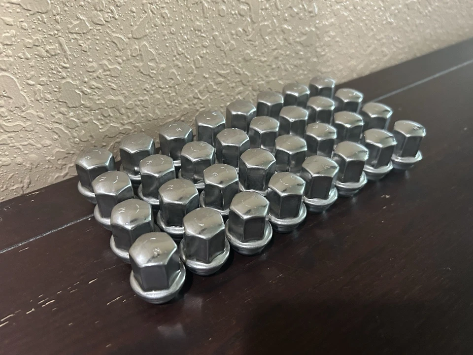 32 PIEZAS TUERCAS DODGE RAM 2500 3500 OEM 14X1.5 ACERO INOXIDABLE 2012-2025. Despegues Foto 3 de 4