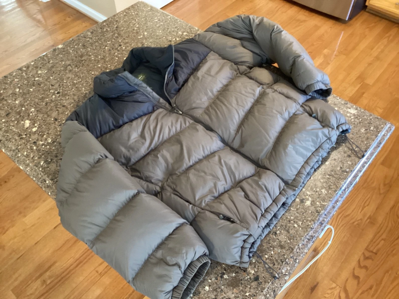 Eddie Bauer Down EB700 Storm Puffer Jacket Men’s 2XL Brown/ Black A++ Wow