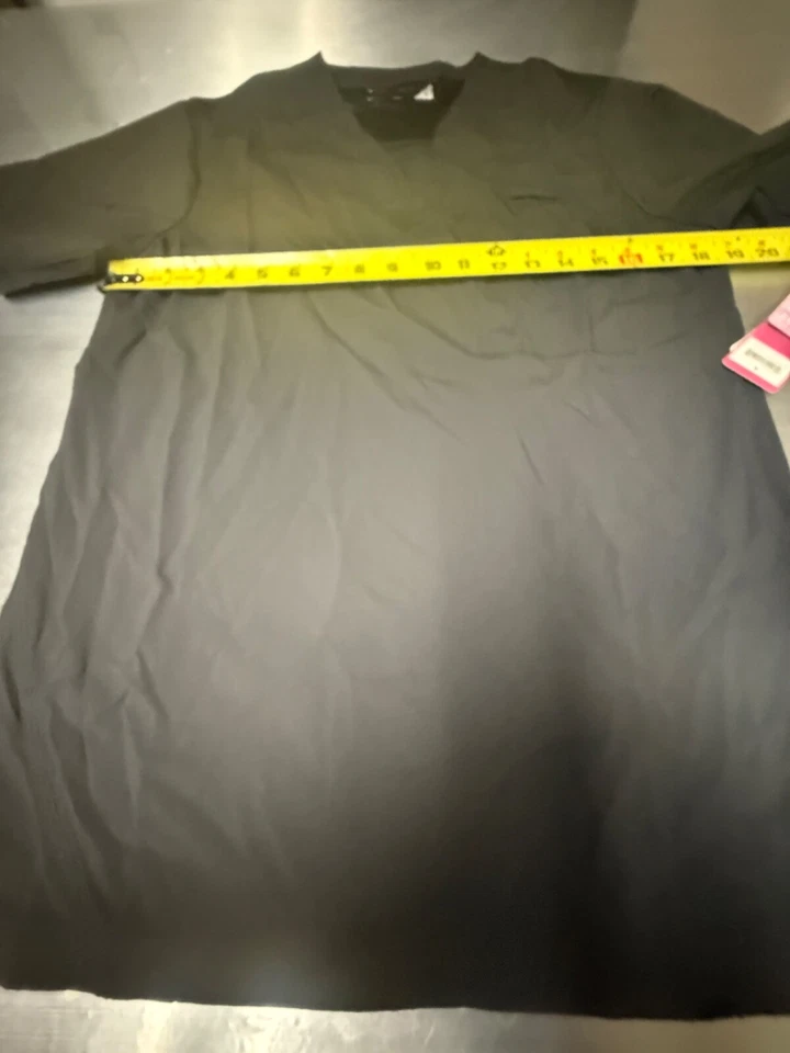 Camisetas Médicas Blancas Calce Cruzado Negras Cuello en V 1 Bolsillo Talla S Nuevas con Etiquetas. Foto 3 de 4