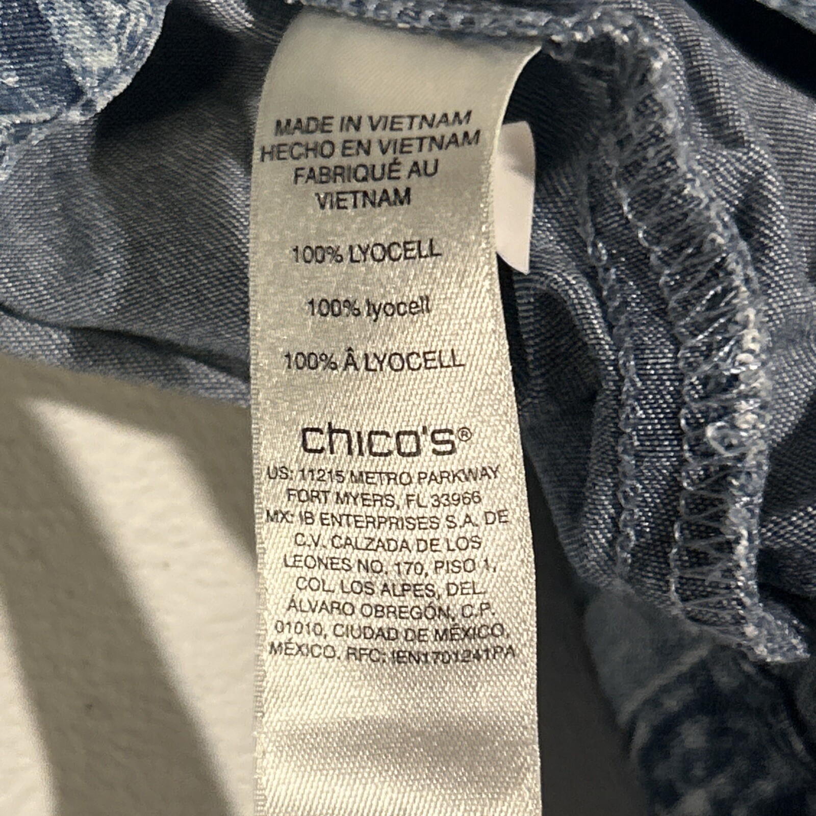 Chicos size 3 extra large blue chambray Paisley l… - image 13