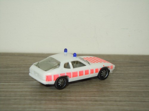 Porsche 924 Notarzt - Herpa 1:87 *63299 - Bild 2 von 2