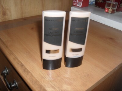 2 x Max Factor Facefinity Lasting Performance Foundation - je 35ml Caramel 1