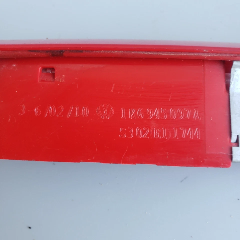 1K6945097A 3ª luz de freno para Volkswagen VW GTI Rabbit Jetta Passat Tiguan Foto 3 de 4