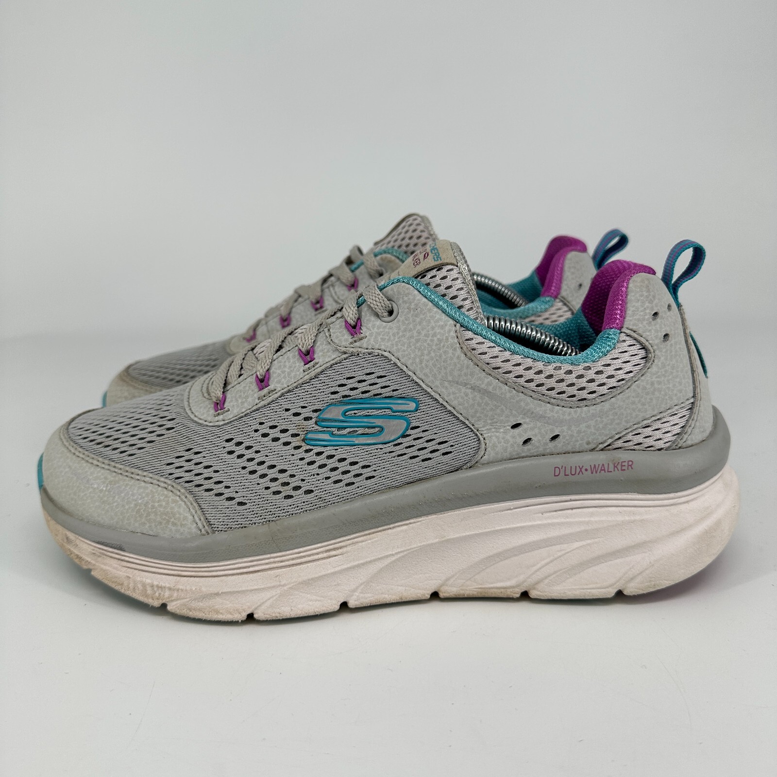 Skechers D Lux Walker Womens 10 Light Gray Running Shoes Sneakers Gym 149023