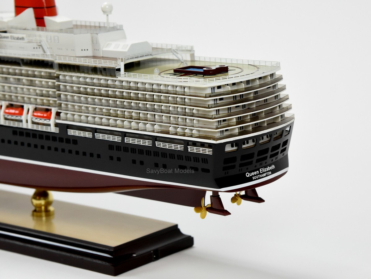 MS Queen Elizabeth Cunard Line Wooden Ship Model 39