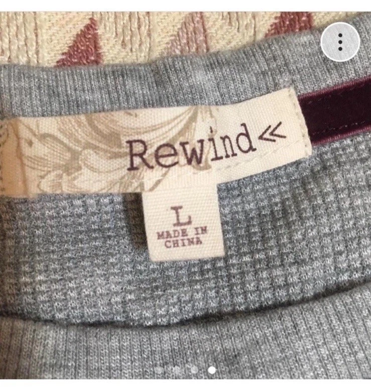 Women’s Juniors Rewind Grey & Mixed Floral Patchwork Babydoll Blouse Size L - Image 4 of 4