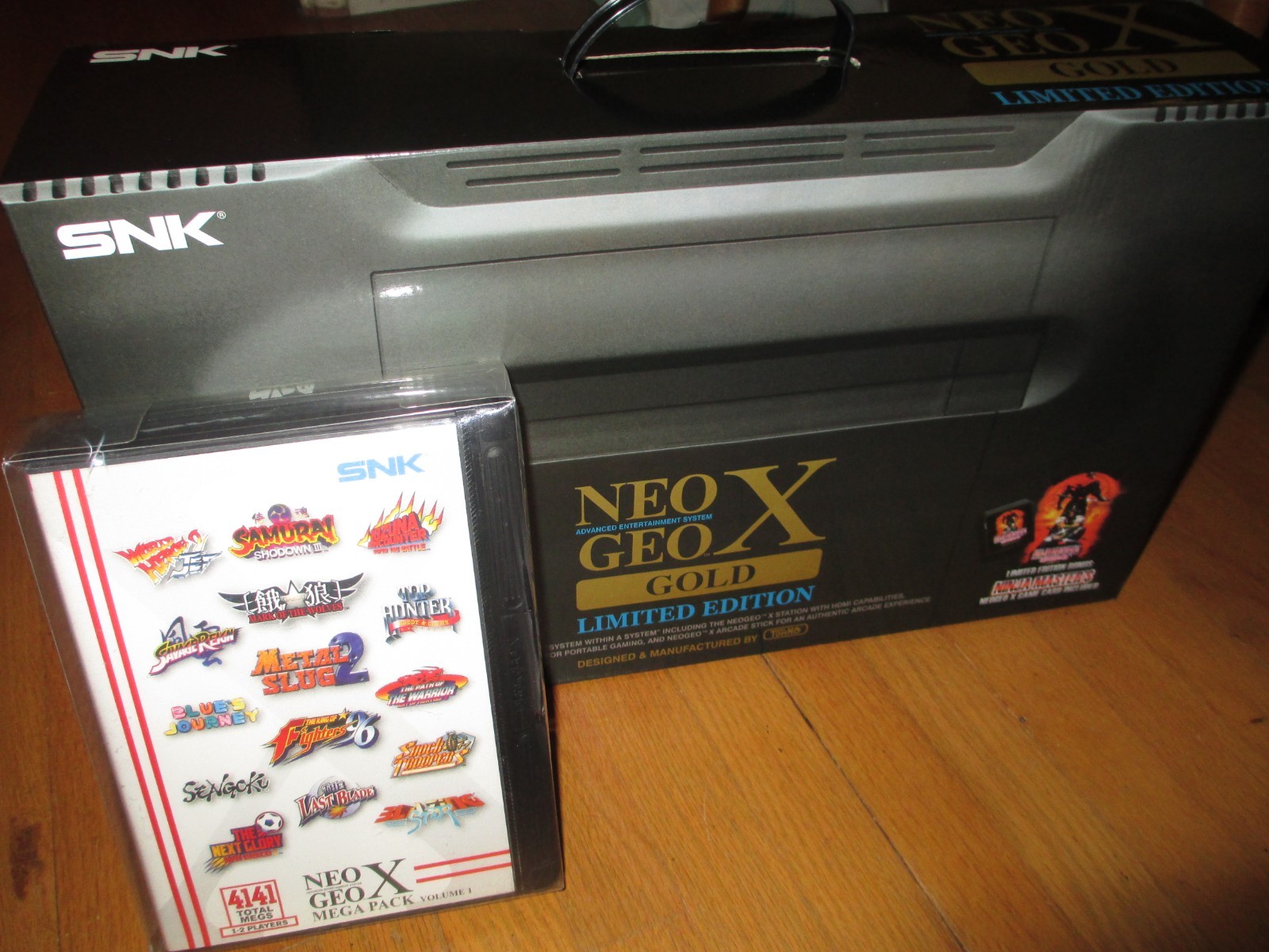 SNK GOLD LIMITED EDITION NEO GEO X CONSOLE + MEGA PACK *SEALED NINJA MASTERS*
