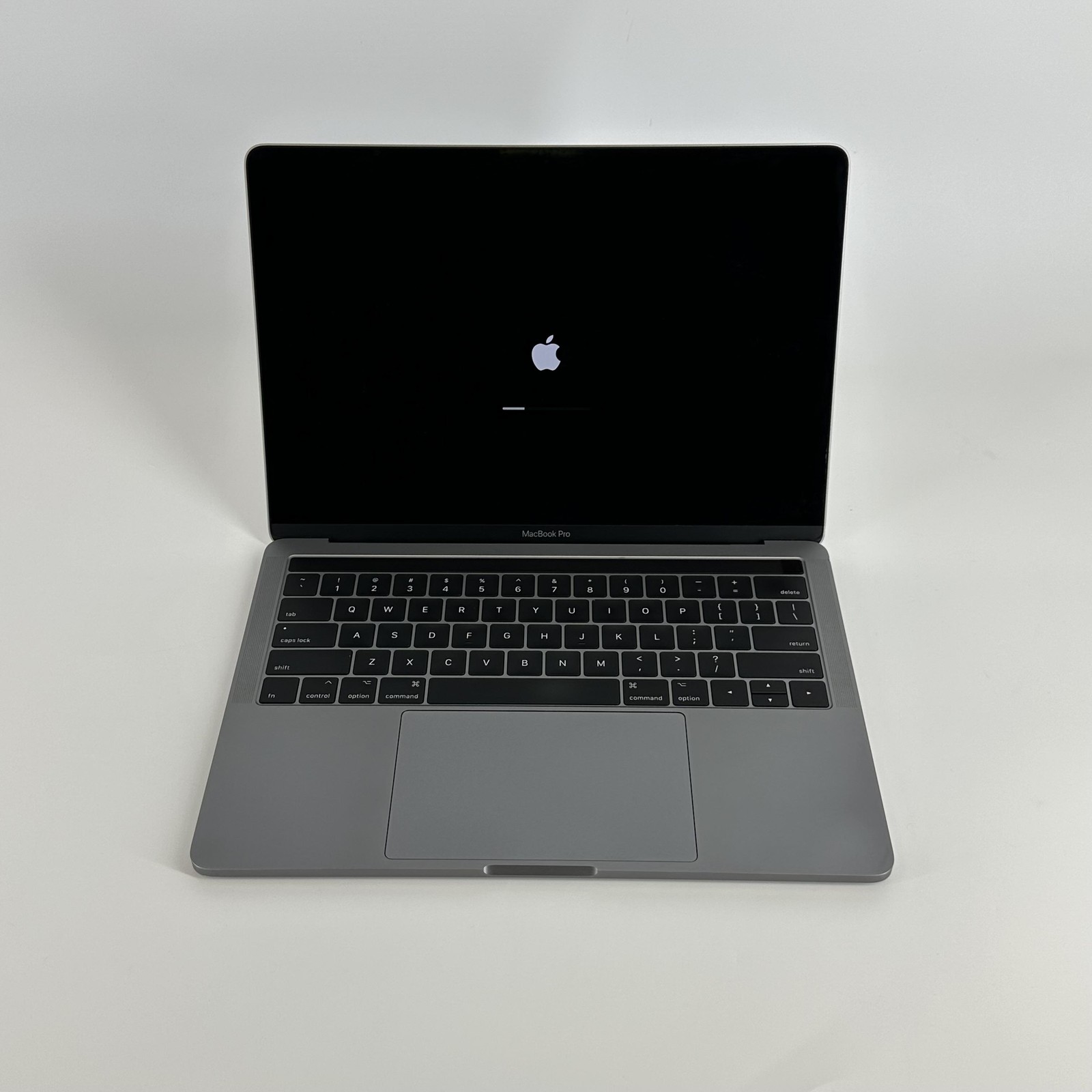 MacBook Pro 13 Space Gray 2017 3.5 GHz i7 7th Gen. 16GB 1TB Good - Delamination