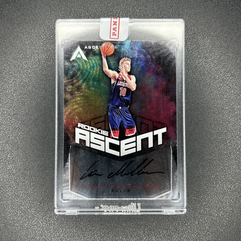 Ascension Rookie Ascent SP 2017-18/299 Lauri Markkanen Encased/Auto RC sellado Foto 2 de 4