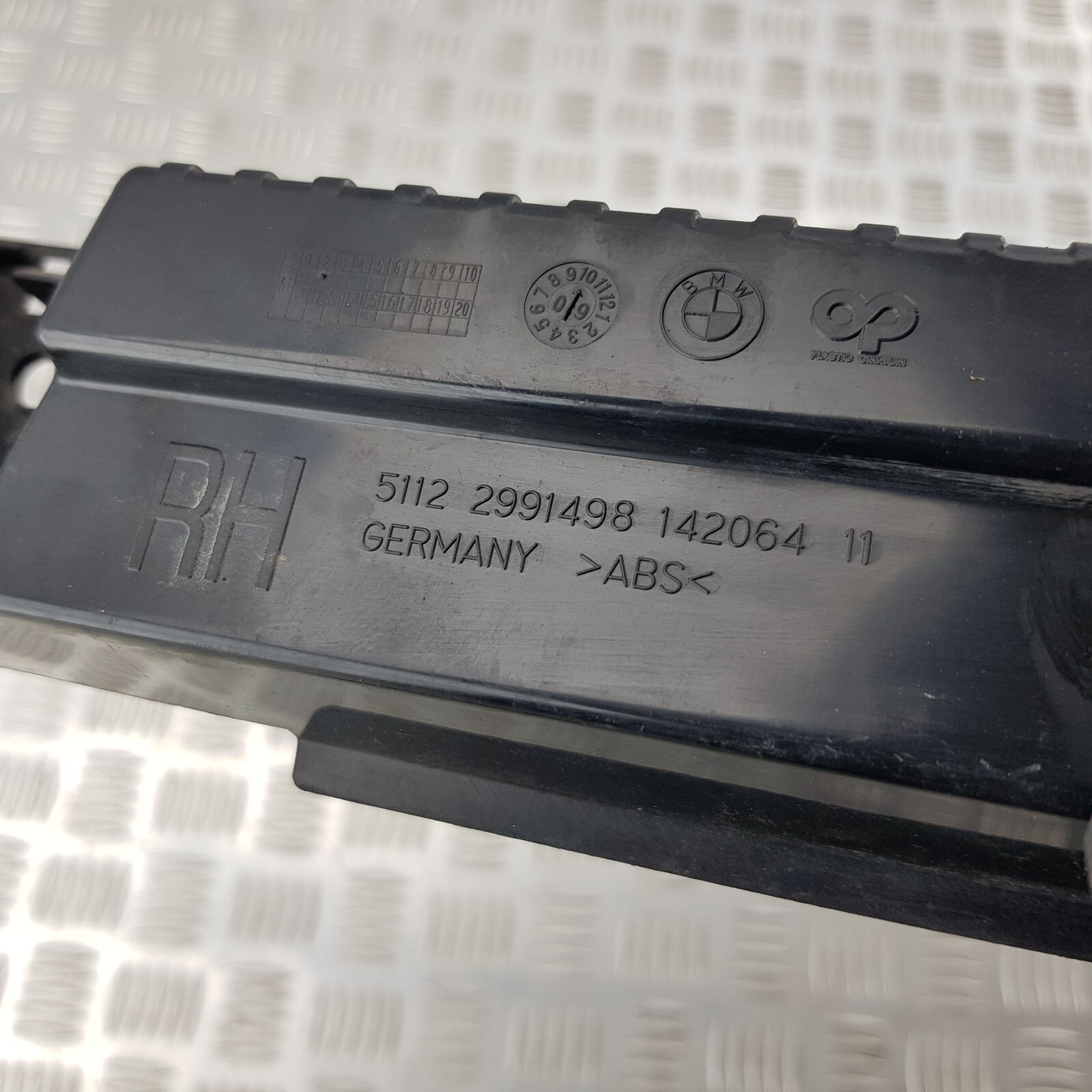 BMW X1 SIDE SKIRT BRACKET REAR RIGHT DRIVER SIDE 2991498 2009 E84 MK1 thumbnail 13