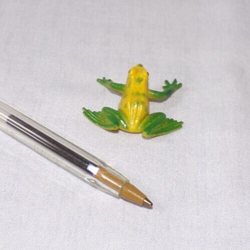 Miniature Dollhouse Fairy Garden Toy Frog Figurine Plastic Yellow Green 1.25" - Picture 2 of 4