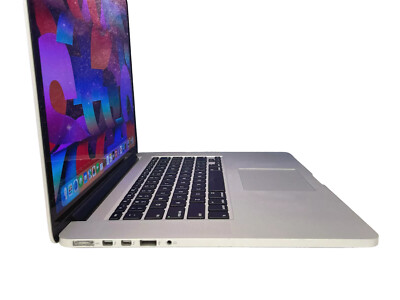 Apple Macbook Pro 15 Inch Retina - i7 16GB RAM + 512GB SSD