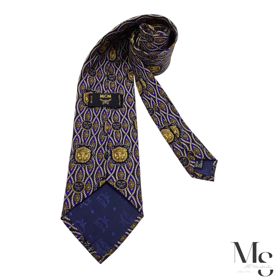 Corbata de seda con monograma barroca azul y dorada MCM hecha en Italia W:3,75" nueva sin etiquetas Foto 2 de 4