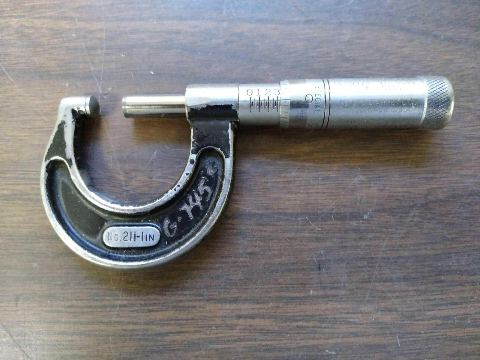 (2) Starrett Micrometers Starrett 01 211 & Starrett 226 45 Rounded