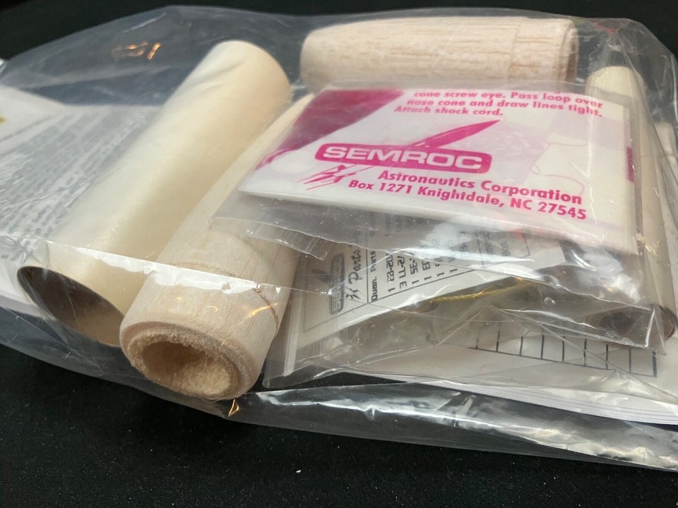 SEMROC VF -261 FLYING MODEL ROCKET KIT - SEALED, RARE, ORIGINAL