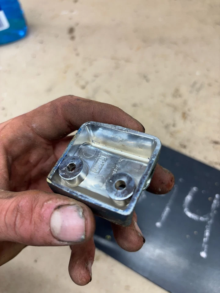 1973-1979 F100 F150 F250 F350 78 79 BRONCO CROMO PARASOL CLIP GANCHO MONTAJE OEM Foto 4 de 4