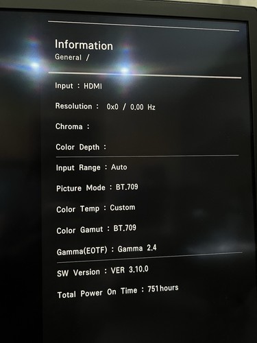 LG 32BP95-E • Pro 32” OLED 4K Monitor with calibrator + hood - Picture 12 of 23