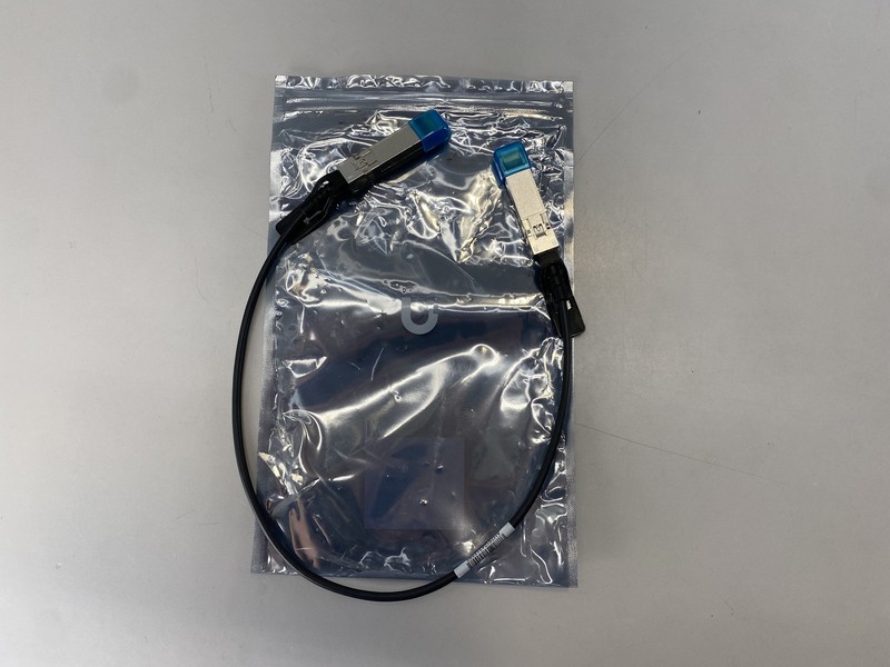 Ubiquiti 10G Direct Attach 0.5M Cable UACC-DAC-SFP10-0.5M - Black
