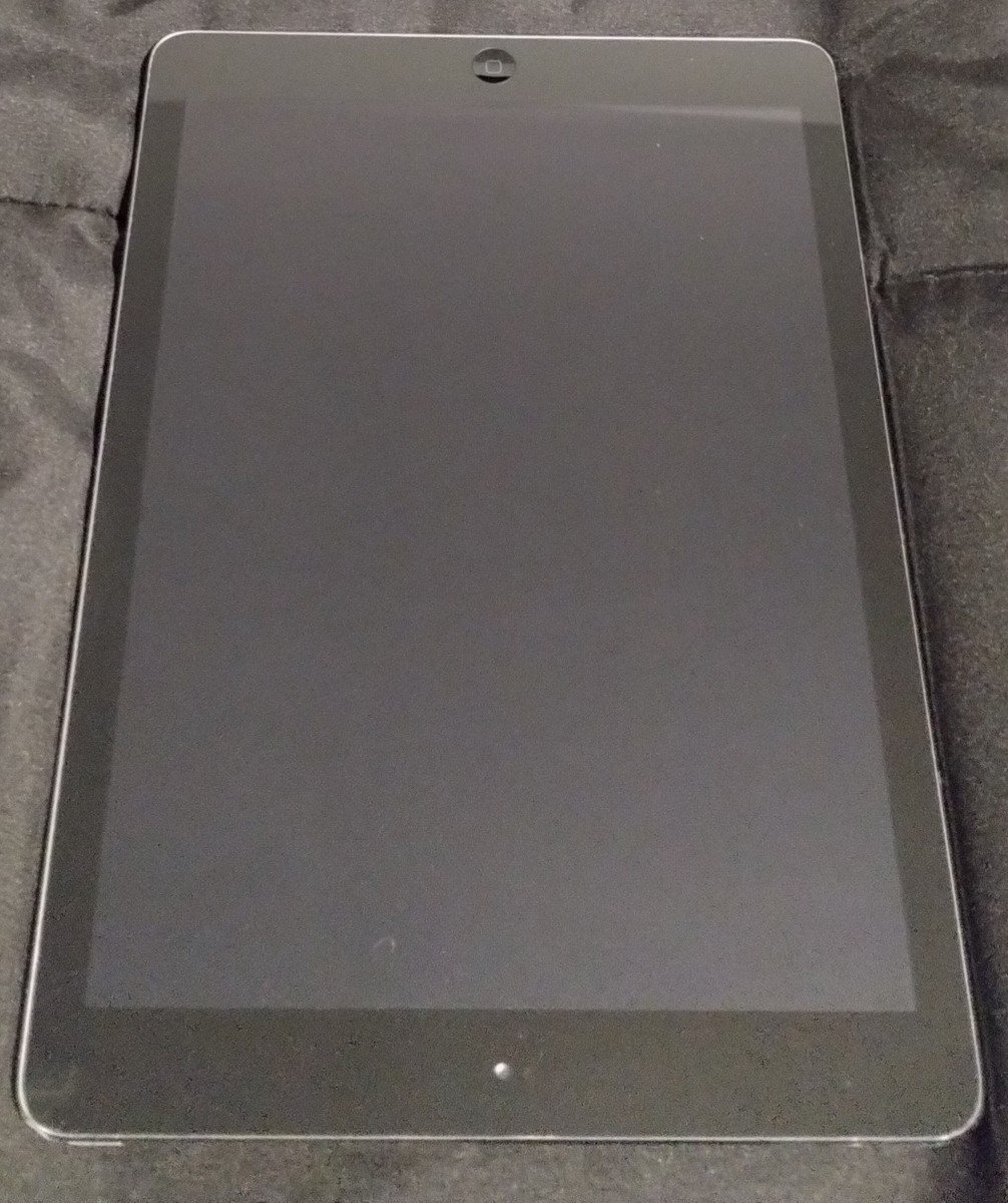 Apple iPad Air 1st Gen 16GB WiFi 9.7” Silver A1474 – Works, Reset