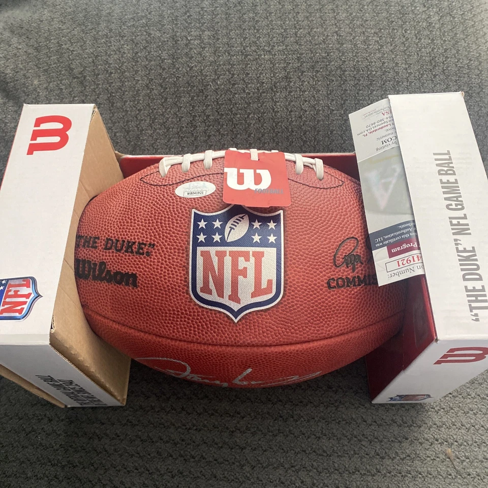 NY Giants Lawrence Taylor #56 Firmado Autografiado Wilson Oficial FÚTBOL JSA Foto 2 de 2