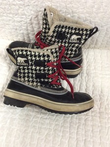 sorel houndstooth boots