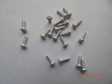 ALUMINUM ROUND HEAD PHILLIPS MACHINE SCREWS. 8/32 x 1/2"  18 PCS. NEW