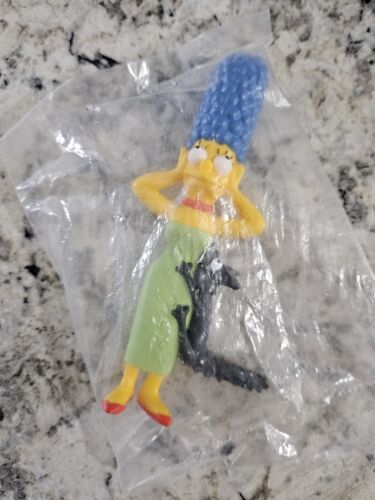 The Simpsons Marge With Snowball 4.75" PVC Figure TCFFC 1990 NIP New  - Picture 1 of 2