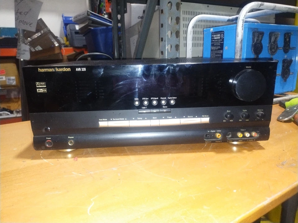 RECEPTOR HARMAN KARDON AVR 320 55 vatios. Foto 4 de 4