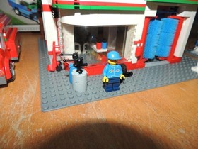 2007 Lego 10184 Town Plan 100% complete with manual & box 50th Anniversary NICE!