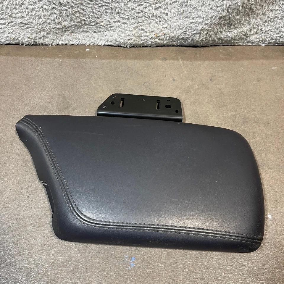 2015-2023 Dodge Challenger OEM Center Console Armrest Lid 5LE49YSAAG black - Image 4 of 4