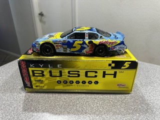 NASCAR Collectables 1/24 Car Kyle Busch #5 Kellogg's / Ice Age 2 2006