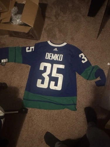Fanatics Vancouver Canucks Thatcher Demko Autographed NHL Hockey Jersey Blue XL