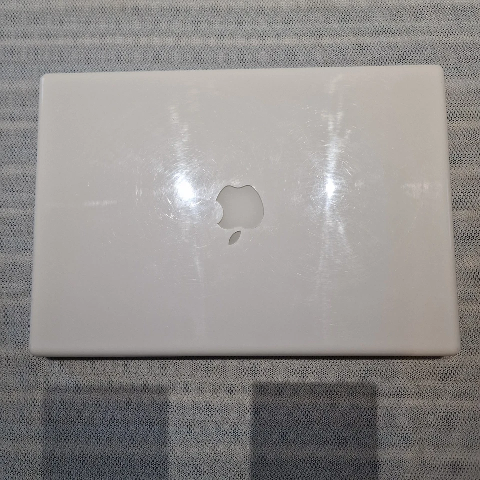 Macbook A1181 EMC 2242, Core Duo, 13.3", MacOS X 10.6, 250Gb HDD, 2GB RAM (224) - Image 4 of 4