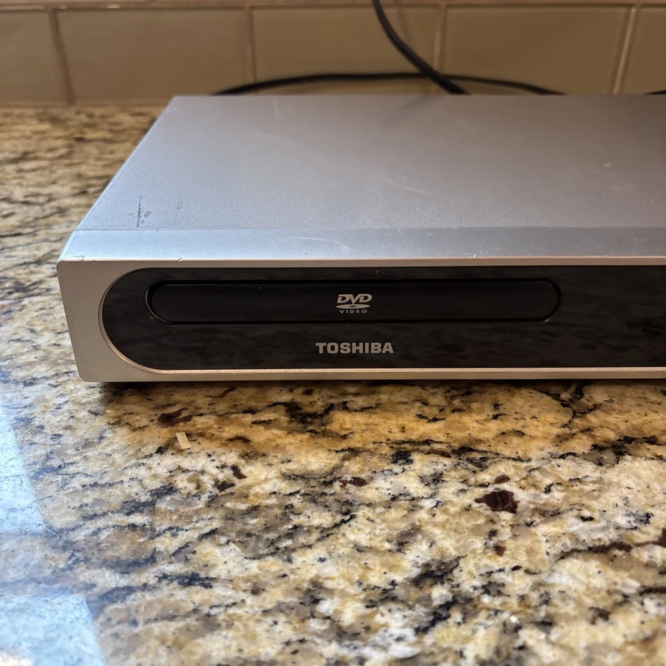 Toshiba DVD Video Player Color Stream Dolby Digital SD-1810 - PARTS/REPAIR - Image 3 of 4