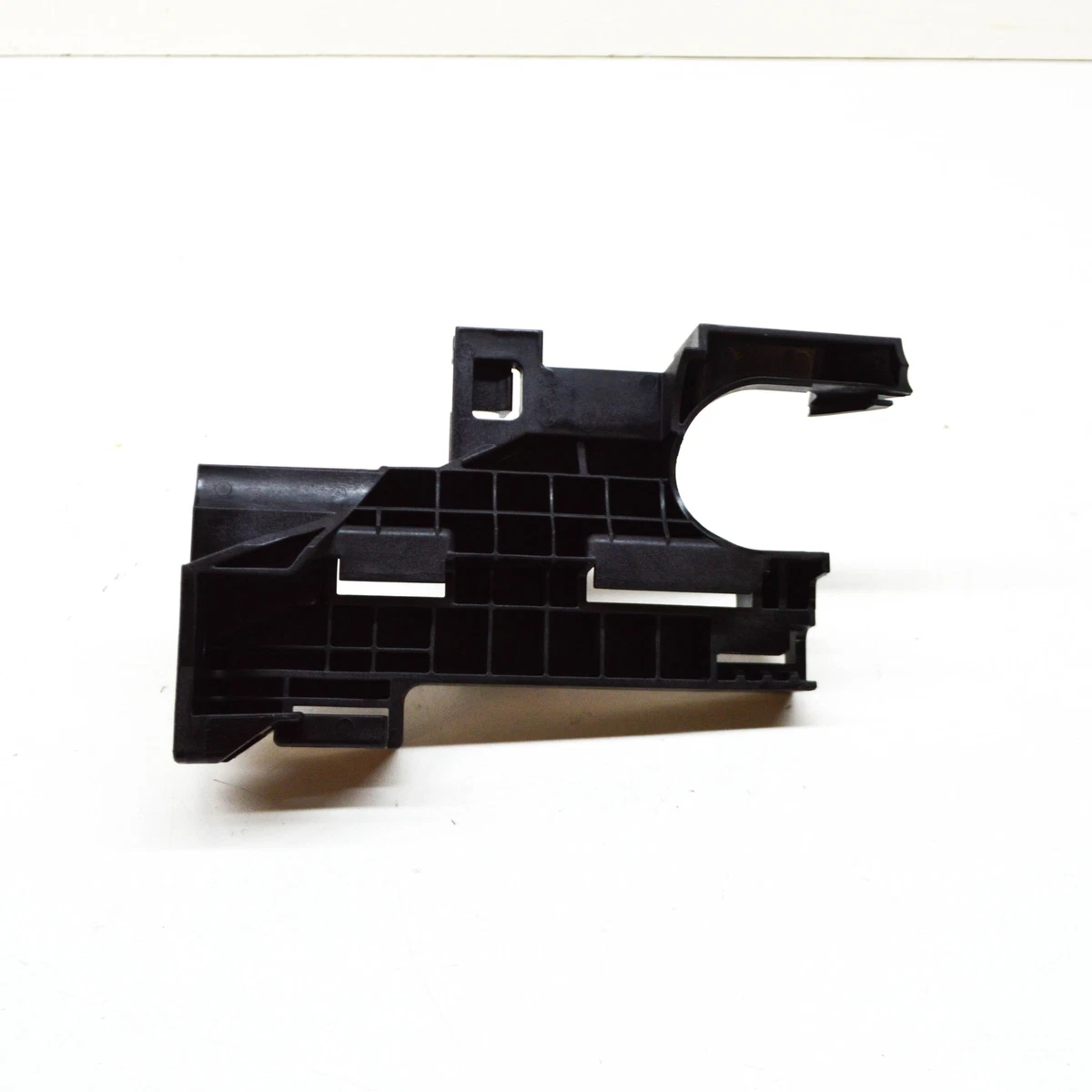NEW BMW 5 G30 RIGHT LOWER COOLING RADIATOR HOLDER 17118632128 