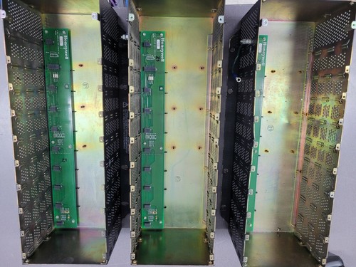 Honeywell  900R08-0001 8 I/O SLOT RACK - 第 1/8 張圖片