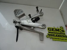 Yamaha YZF R6 5EB 1998-2002 Right Foot Assembly Parts Brake Hanger