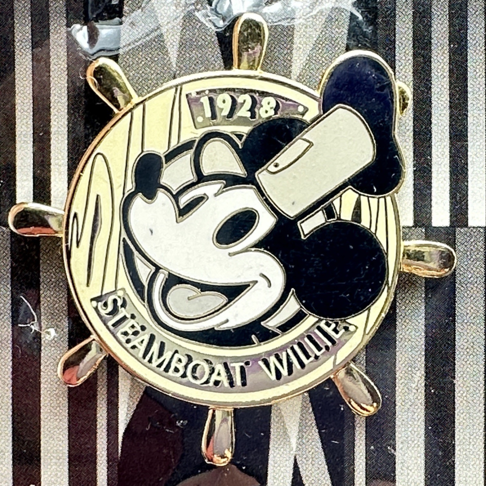 DISNEY Countdown to the Millennium pin #45 - Steamboat Willie 1928 PP654