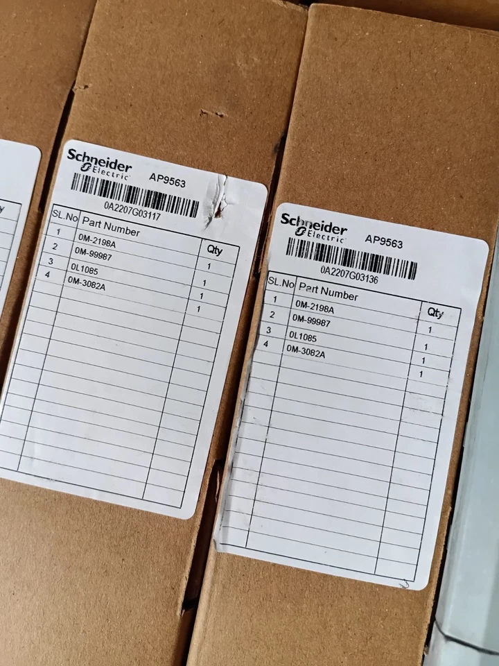 APC AP9563 Basic PDU 20A - Image 2 of 2