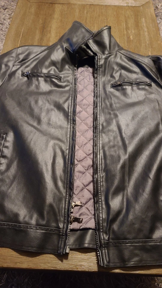 Chaqueta para hombre Calvin Klein XXL de imitación de cuero negra  Foto 3 de 4