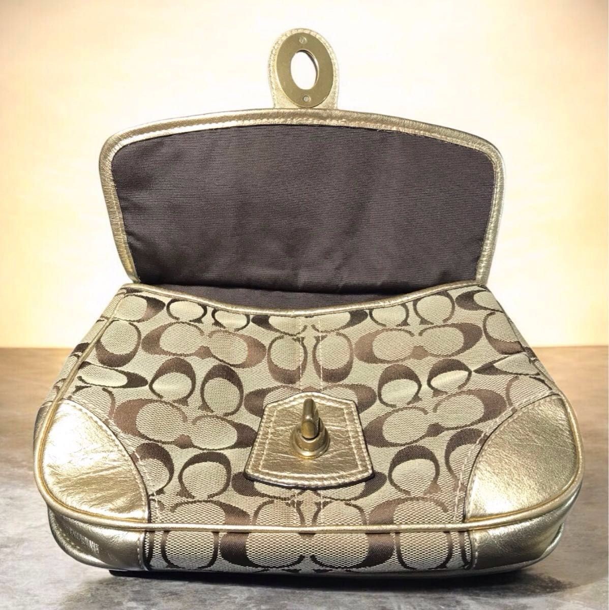 Excellent Condition COACH Signature F10567 Shoulder Bag Turn Lock